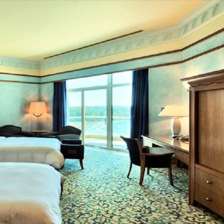 Empire Hotel And Country Club Brunei Bandar Seri Begawan Eksteriør bilde